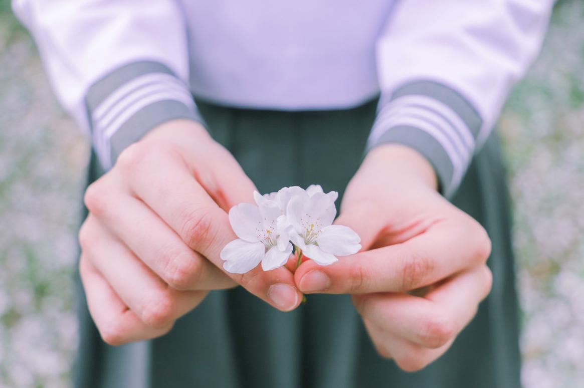 女朋友发一张照片就说我直男,不会给女孩子拍照的男生是直男吗