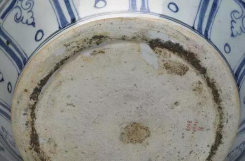 一招鉴定元青花真品必须有火石红,元青花小罐瓷器底足鉴定方法