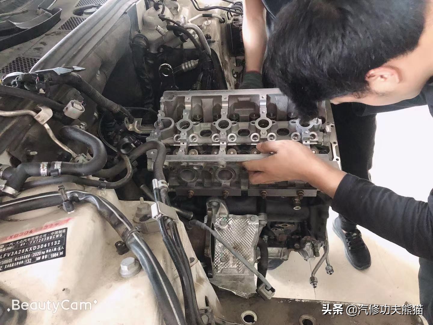 2013款奥迪a4l烧机油怎么解决,奥迪a4l突然全车无电是什么原因