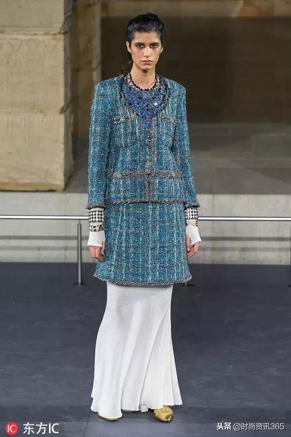 “埃及风”也刮到了时尚圈？CHANEL用金丝银线为你解答！