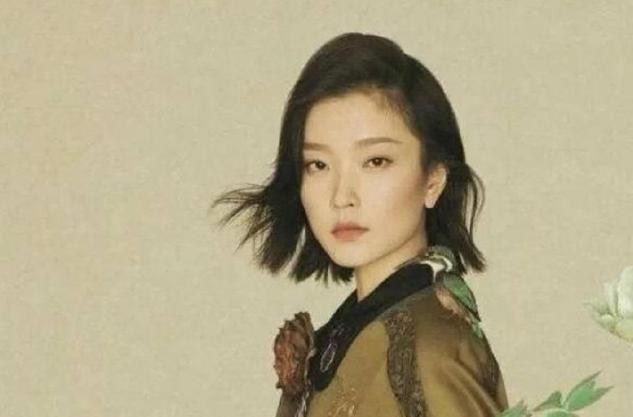 女人美不美看“皮相”，这几个部位很美的女人，上了年纪也很年轻