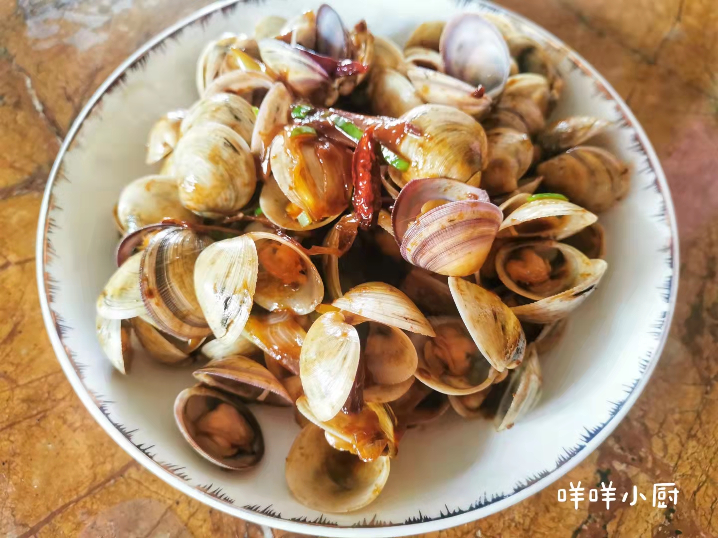 水煮蛤蜊肉正确方法,蛤蜊煮时间长还是开锅就行
