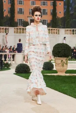 chanel香奈儿1995年时装秀,chanel香奈儿2015高级时装秀