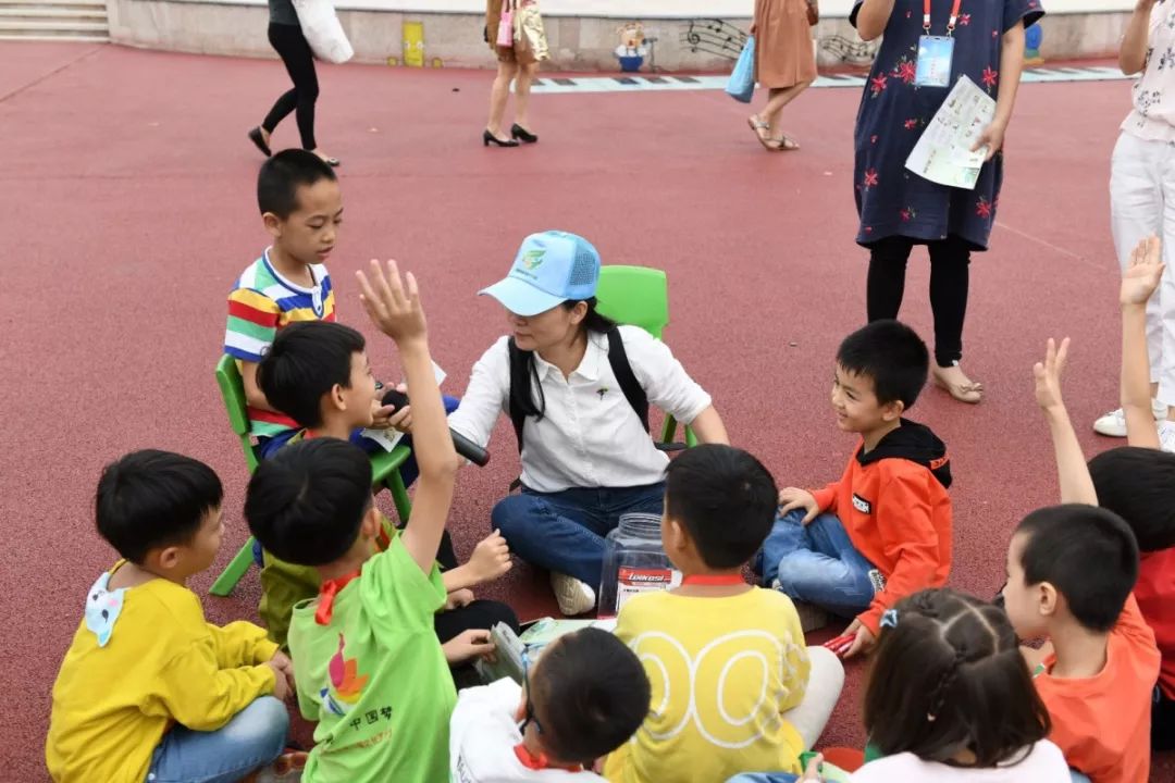 垃圾分类进社区保护环境我先行,垃圾分类我先行文明实践树新风