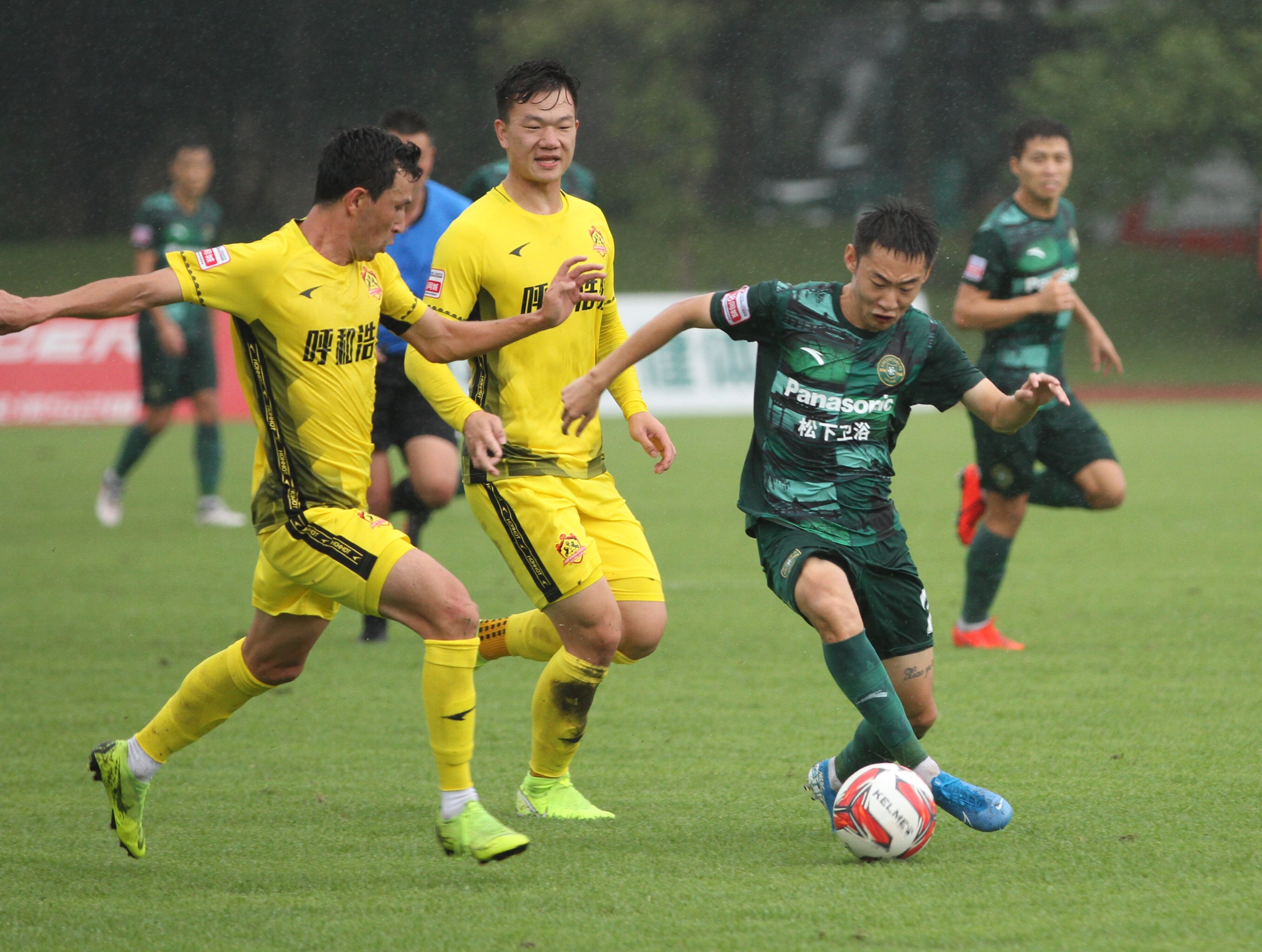 浙江绿城打出最硬气的一场平局,战报雨中激战支云两度扳平遭绝杀
