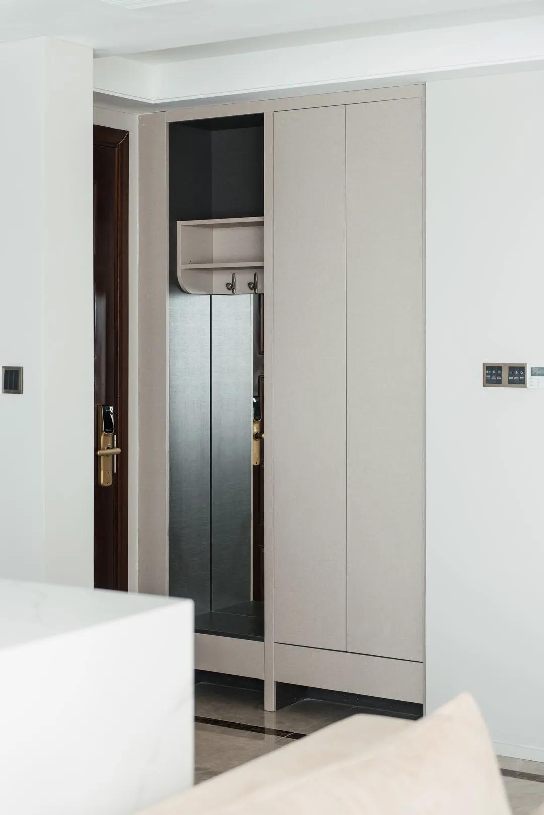 95后小姐姐温暖三居，家里电视背景和餐桌竟然都是悬浮的