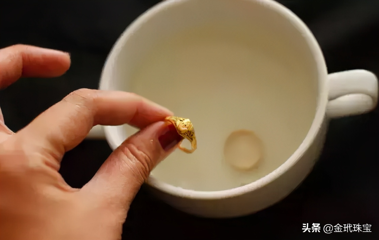 黄金首饰应该怎么清洗,去金店买了黄金克数不对怎么办