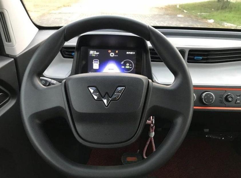 2.88万的五菱宏光miniev,3.88万的宏光miniev首付