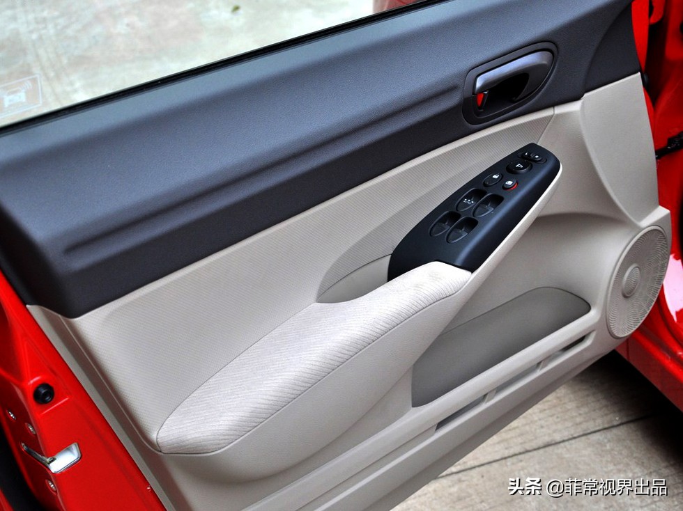 当卡车脏的不成样了该怎样清理,货车上的污渍用什么可以洗掉