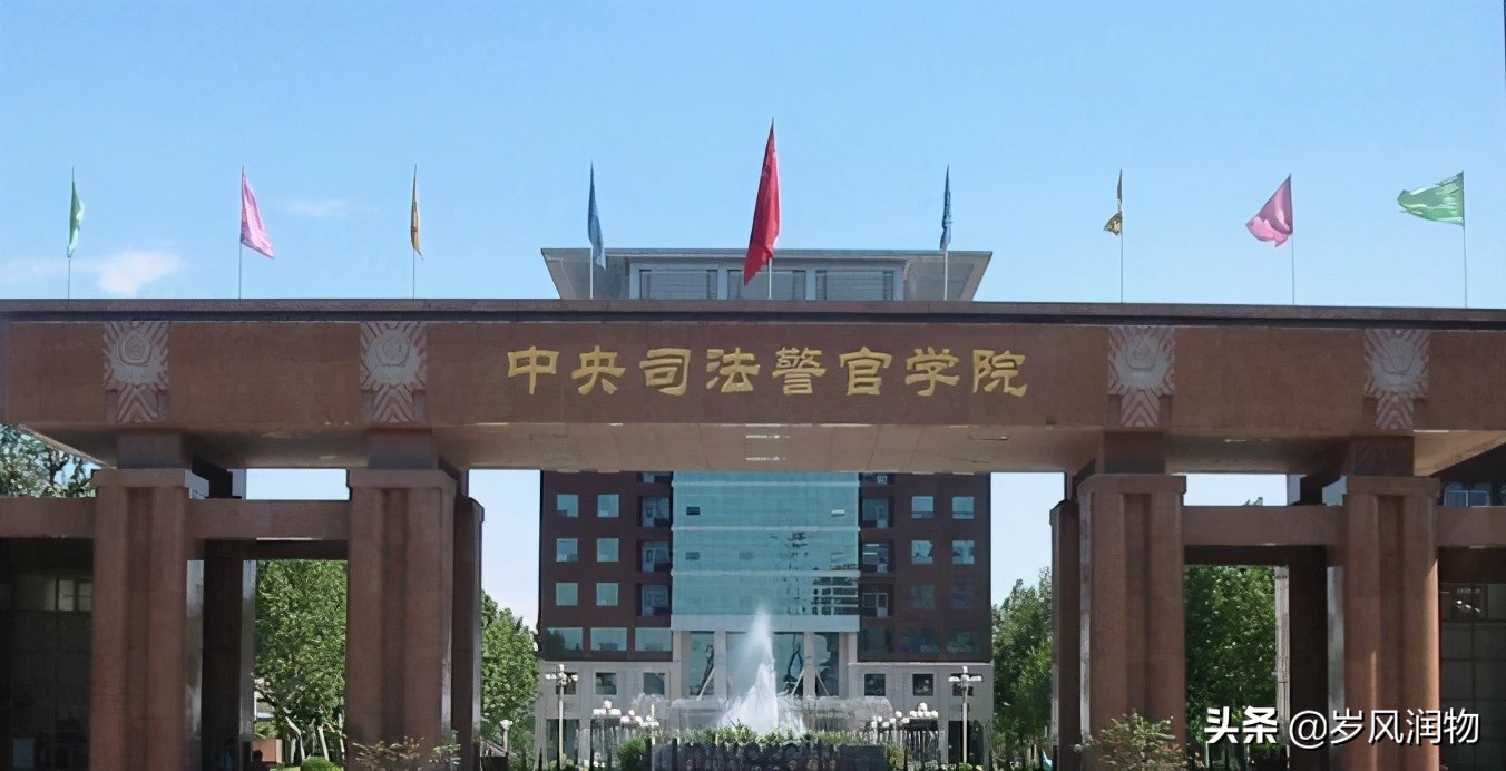 河北保定市有几所大学,保定城市不大为什么人口很多