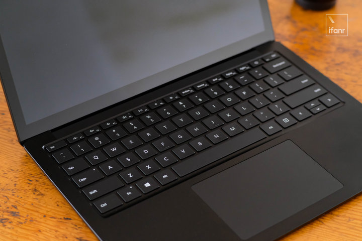 微软轻薄本玩cs2,微软surfacelaptopstudio