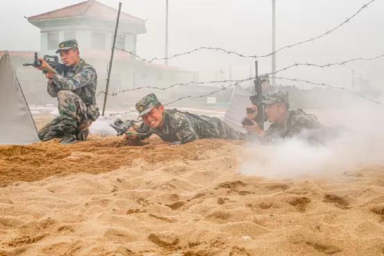 直击!第71集团军防空劲旅海上战斗誓言!