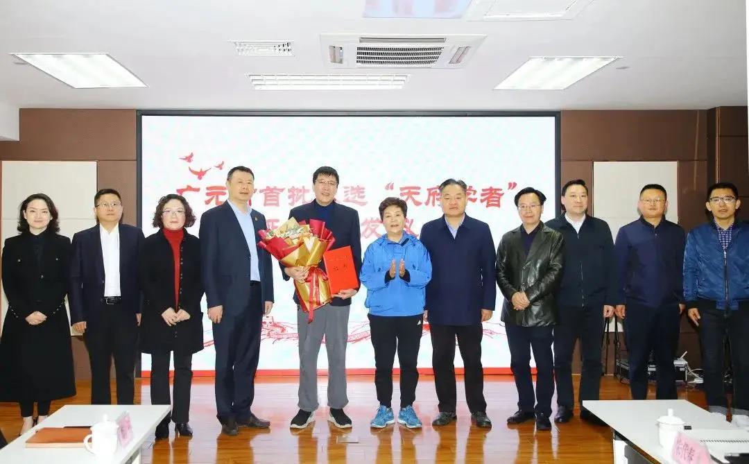 一位“天府学者”的为民情怀——记广元市第一人民医院心血管中心特聘主任、心脏外科顶级专家李巅远教授