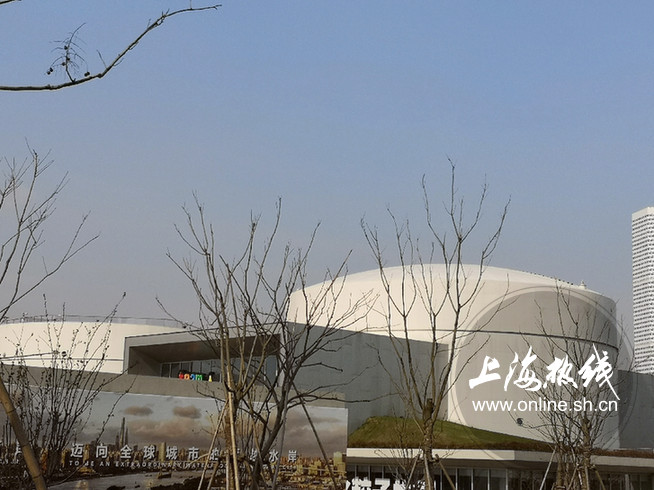 上海宁纷纷争先打卡废弃的油罐神秘的“白罐子”吸睛十足