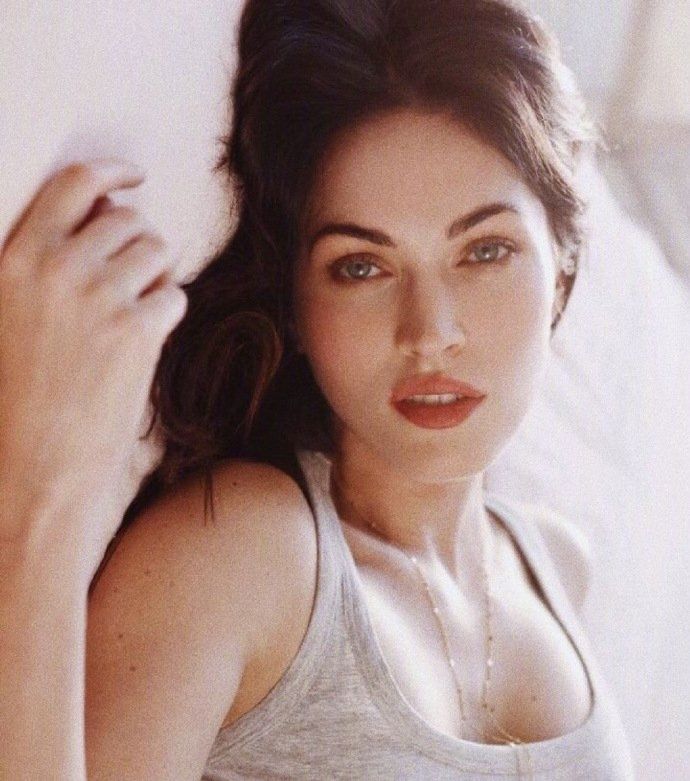 詹妮弗梅根福克斯图片,人间小腰精