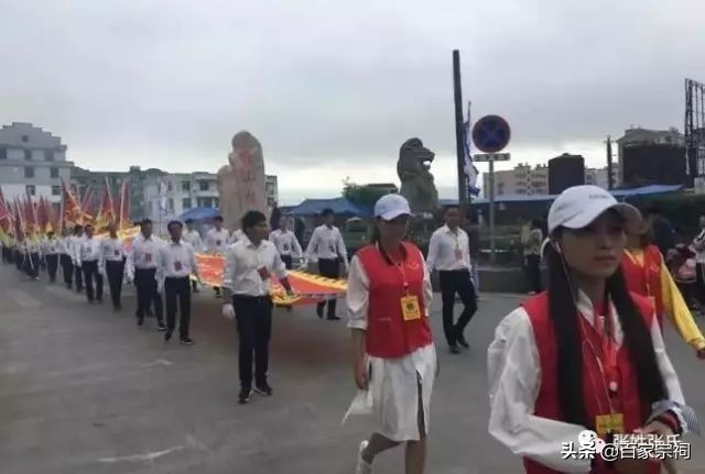 阜南张氏祠堂落成庆典仪式,张氏祠堂唱戏人山人海