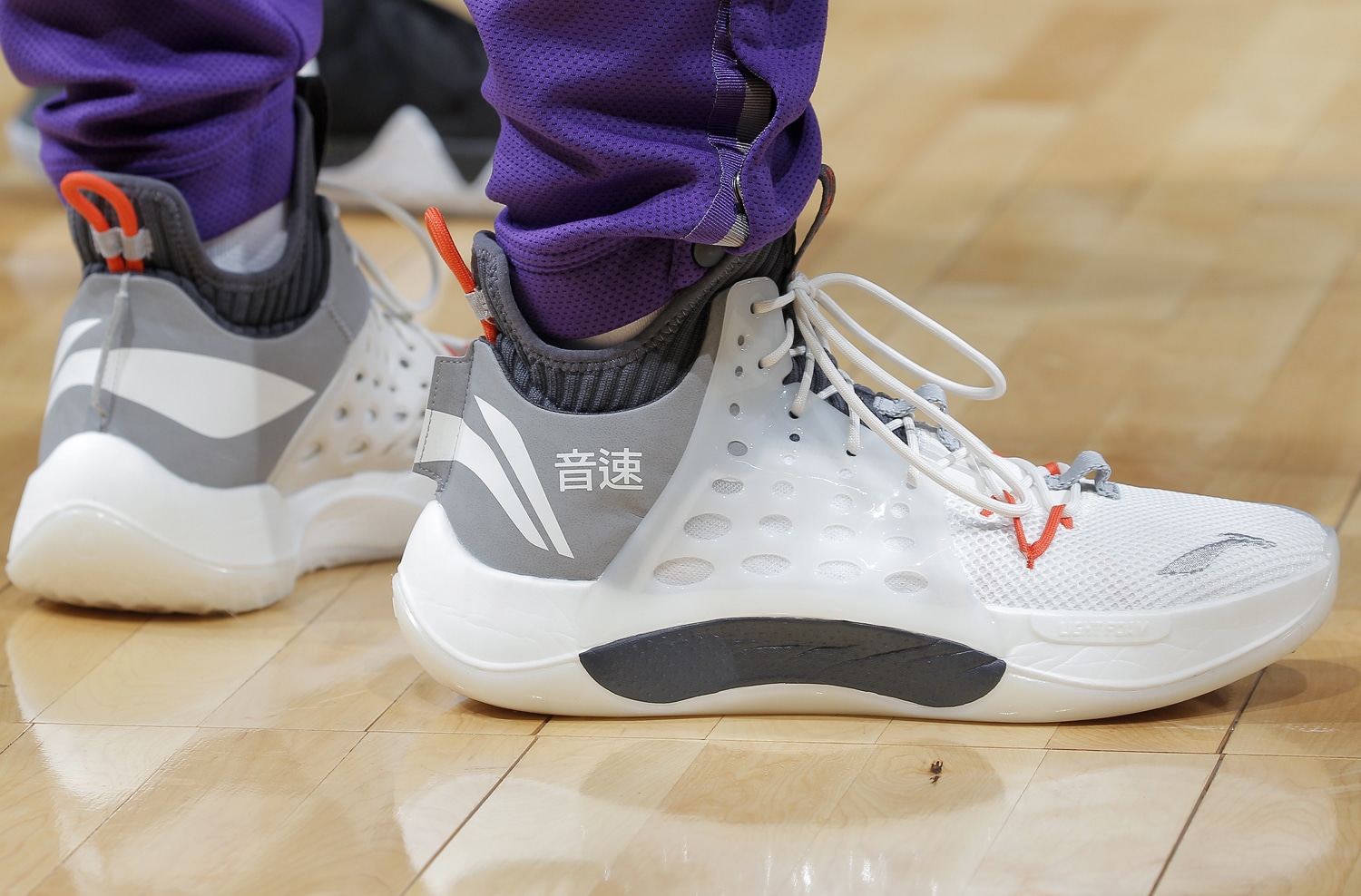 NBA赛场最近三天篮球鞋精选集：鞋头们的赛季鞋王之争越发激烈