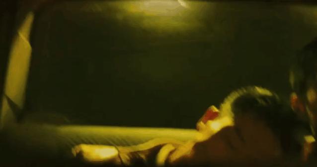 《*光春**乍泄》点燃香烟，焚烧这座世界末的浪漫圣城