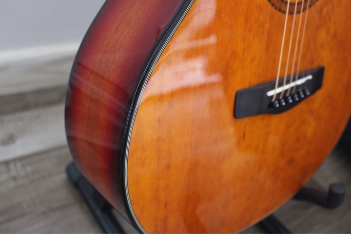 一个没钱的吉他爱好者聊聊他弹过的十几把吉他