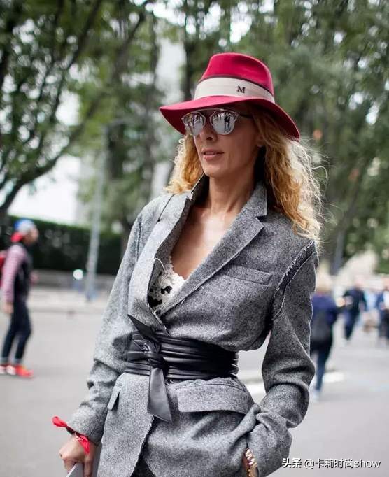 强烈建议冬天的帽子出个半永久!这样戴帽子也太好看了