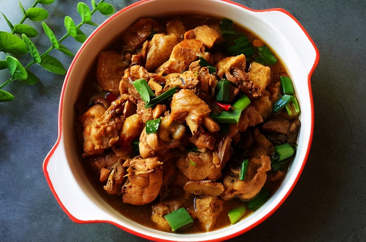 炖鸡肉时切记别直接焯水,炖鸡肉时需要注意什么