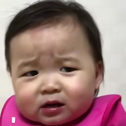 默默哭的表情包,哭得很伤心的可爱表情包