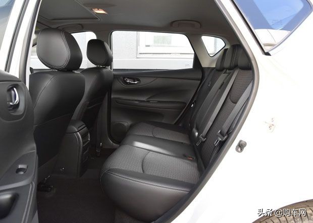 这台日产车坐着舒服，空间大，原价9.99万，现跌至7万多，买吗？