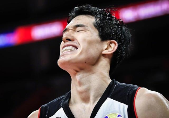 日本队赛后打扫球场更衣,日本世界杯清扫