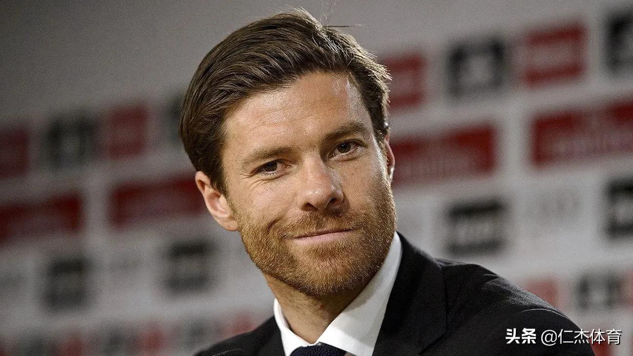 西班牙十大足球巨星现役,西班牙最帅足球明星