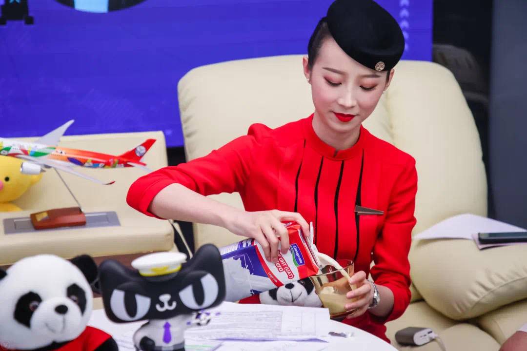 没法出境游？空姐来做主播，网红旅游国家都来天猫国际“赶集”了