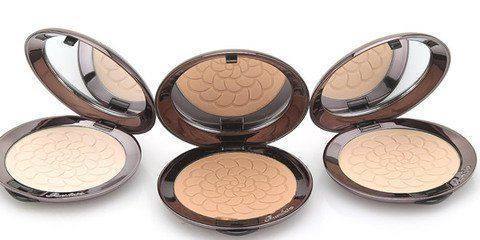 蜜粉散粉和粉饼哪个适合干性肌肤,蜜粉散粉粉饼的区别和使用