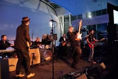 比尔盖茨创造微软的艰辛过程,微软创始人比尔盖茨简介