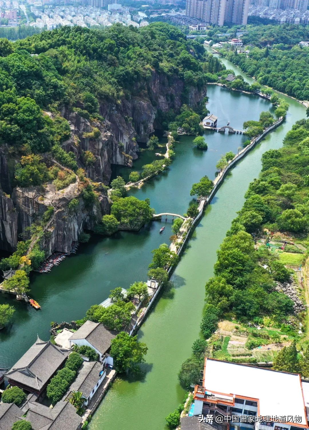浙江绍兴跟杭州差多远,浙江绍兴和杭州哪个好玩