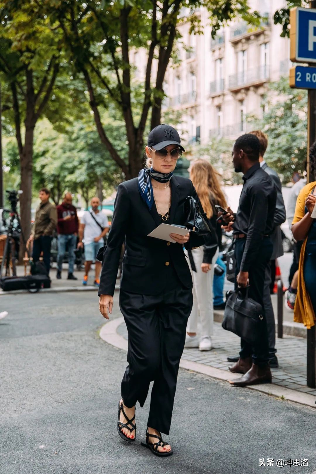 巴黎时装周的最佳街头穿搭风格,2020春夏时装周穿搭灵感指南