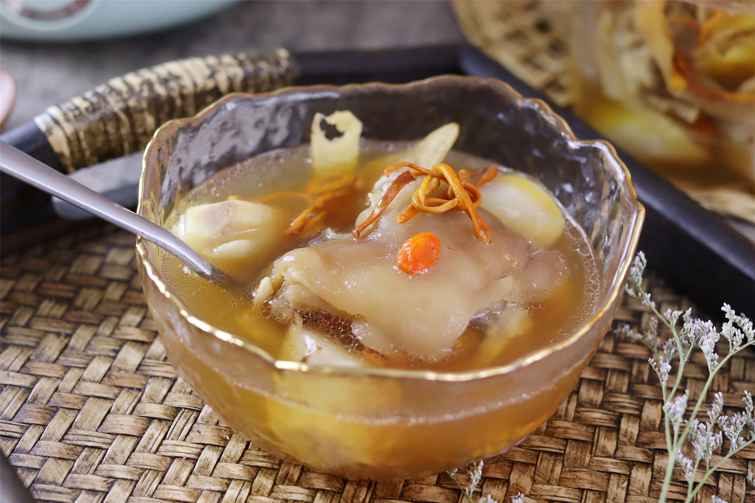 猪脚用压力锅怎么炖汤又浓又白,猪脚煲汤怎么去腥味