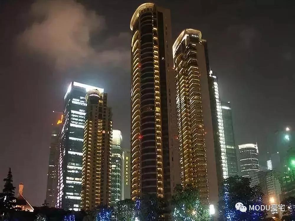 住汤臣一品是怎么样的体验,住在汤臣一品里面人开什么车