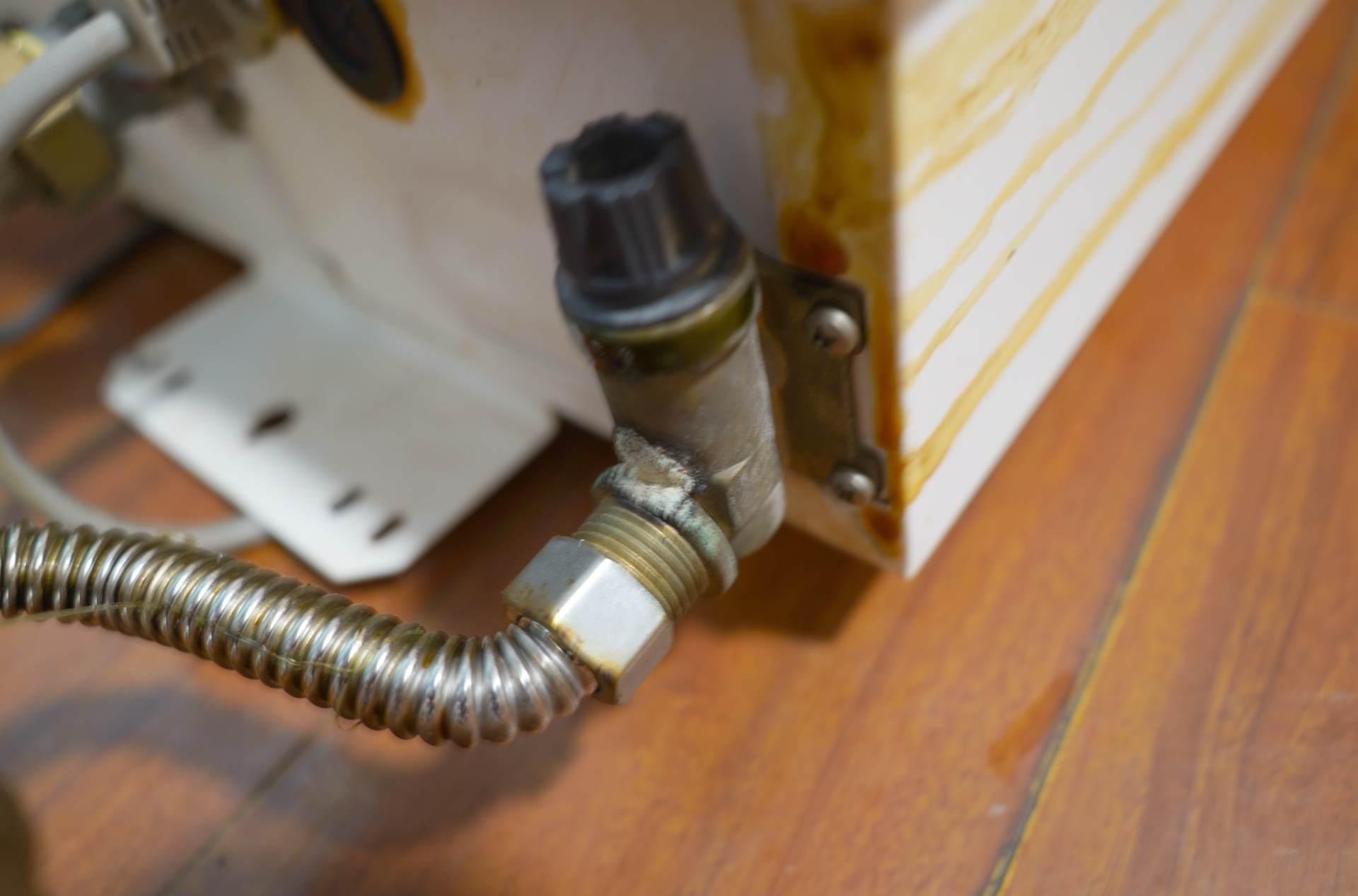 能率热水器如何改零冷水,老式能率热水器维修