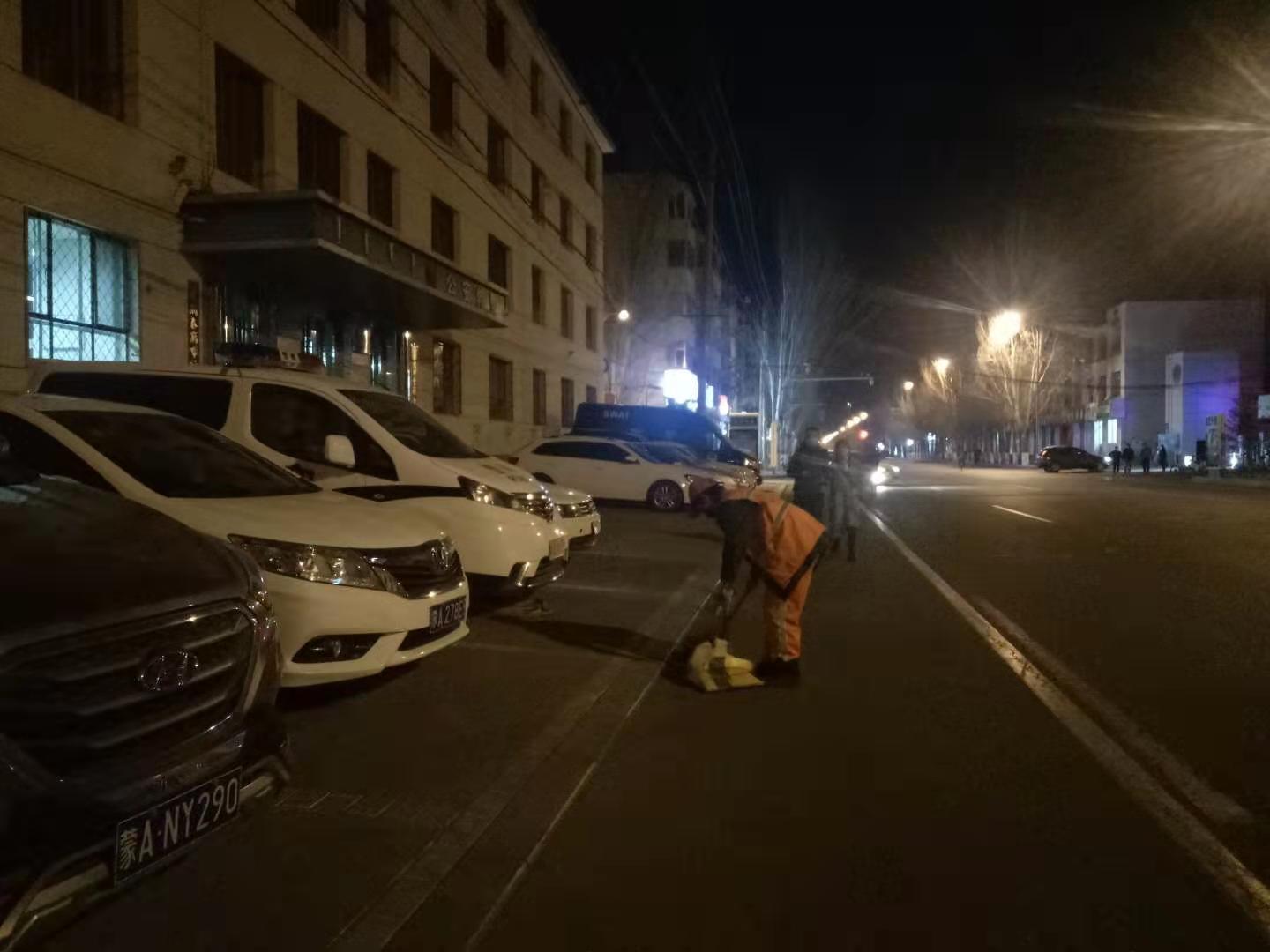 “城市黄玫瑰绽放新英姿”