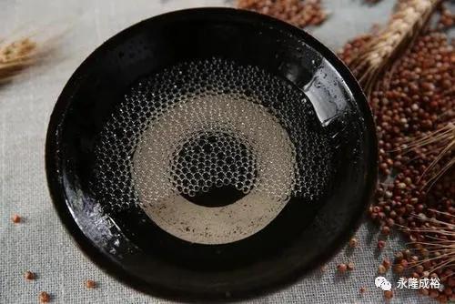 中心集团再下一城，永隆成裕的酱酒新品为什么值得期待？