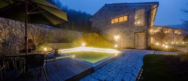 德清最高峰上的云端民宿，躺在离星空最近的床上