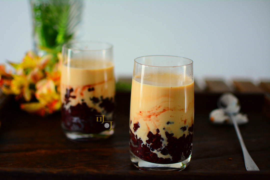 夏天最火的奶茶制作,夏天很热做一杯冰的奶茶怎么做