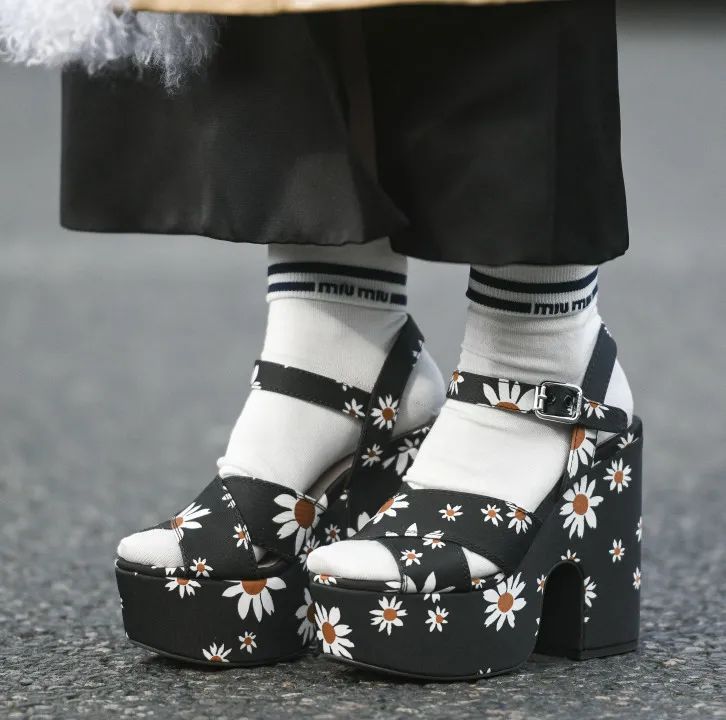 松糕鞋为什么不流行了,松糕鞋怎么样才好看