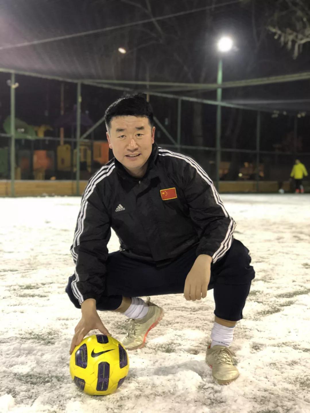 为中国足球奉献需要勇气黄健翔,对话中国足球