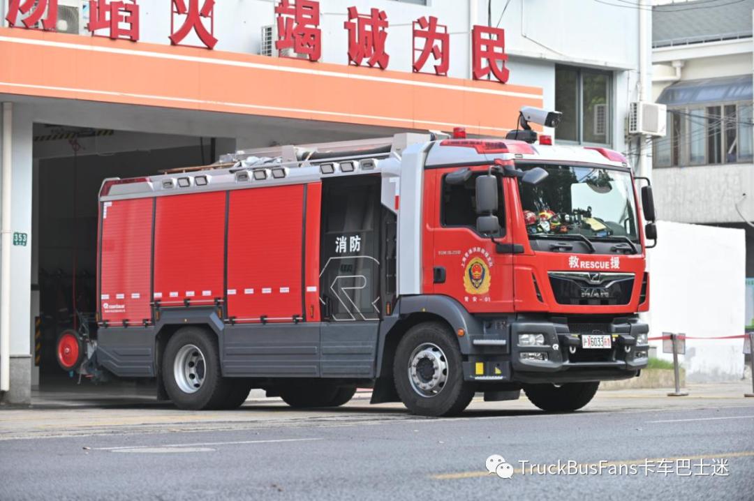 卢森宝亚at3车头上是什么,at3主战消防车多少钱一辆
