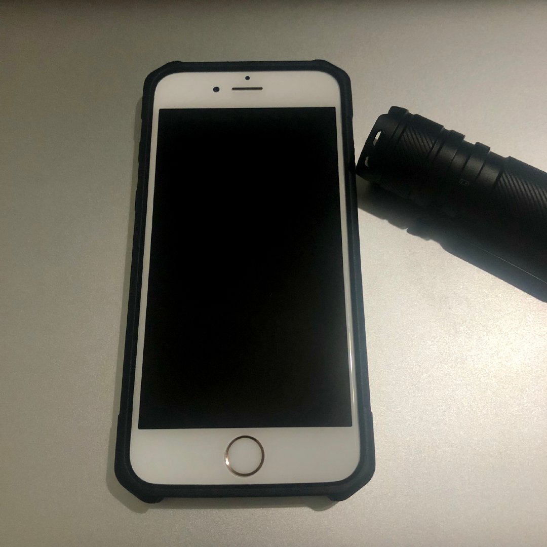 uag探险者银色和钻石系列对比,uag探险者手机壳iphone12