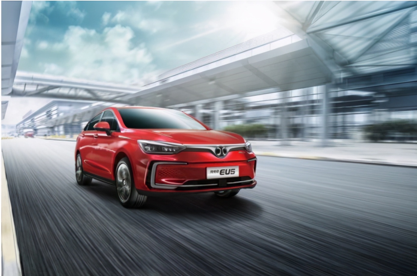 北汽新能源销量为什么大幅下滑,销量下滑新能源汽车未来走向何方