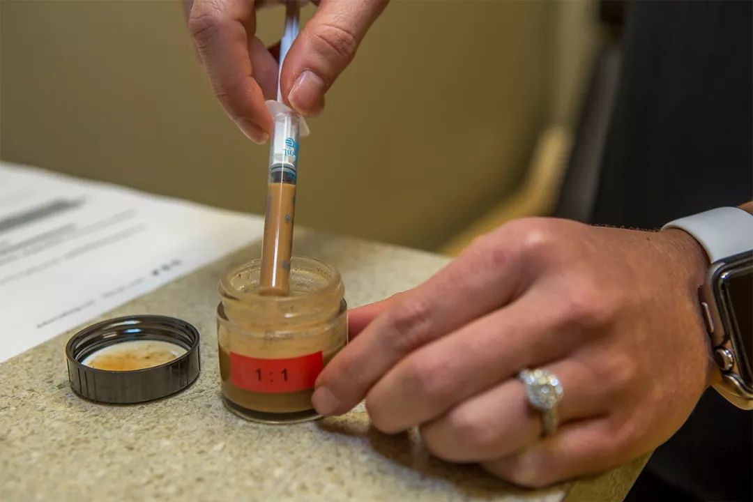 生花生过敏但熟花生不过敏,花生过敏吃了花生皮有事吗