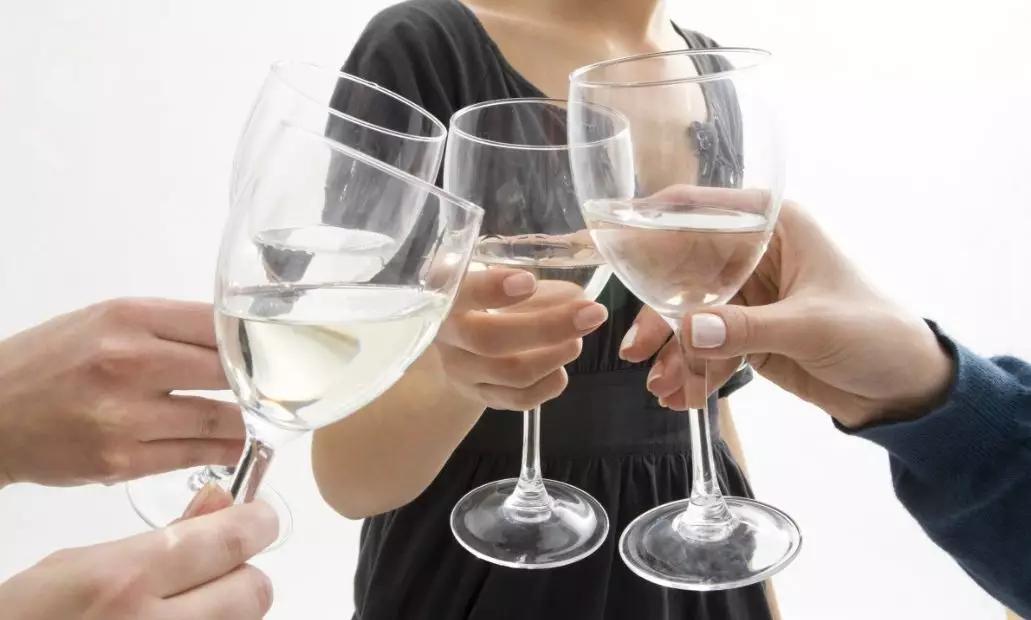 股骨头疼痛警惕四种表现,股骨头疼痛警惕四种病