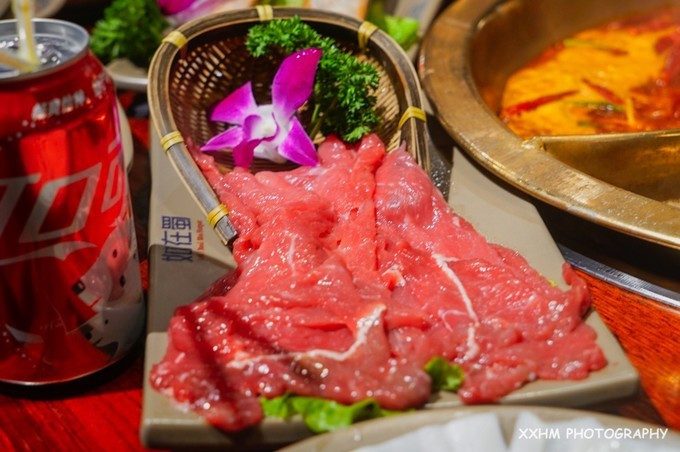 成都本地人去的最好吃的美食,中国姑娘吃成都美食