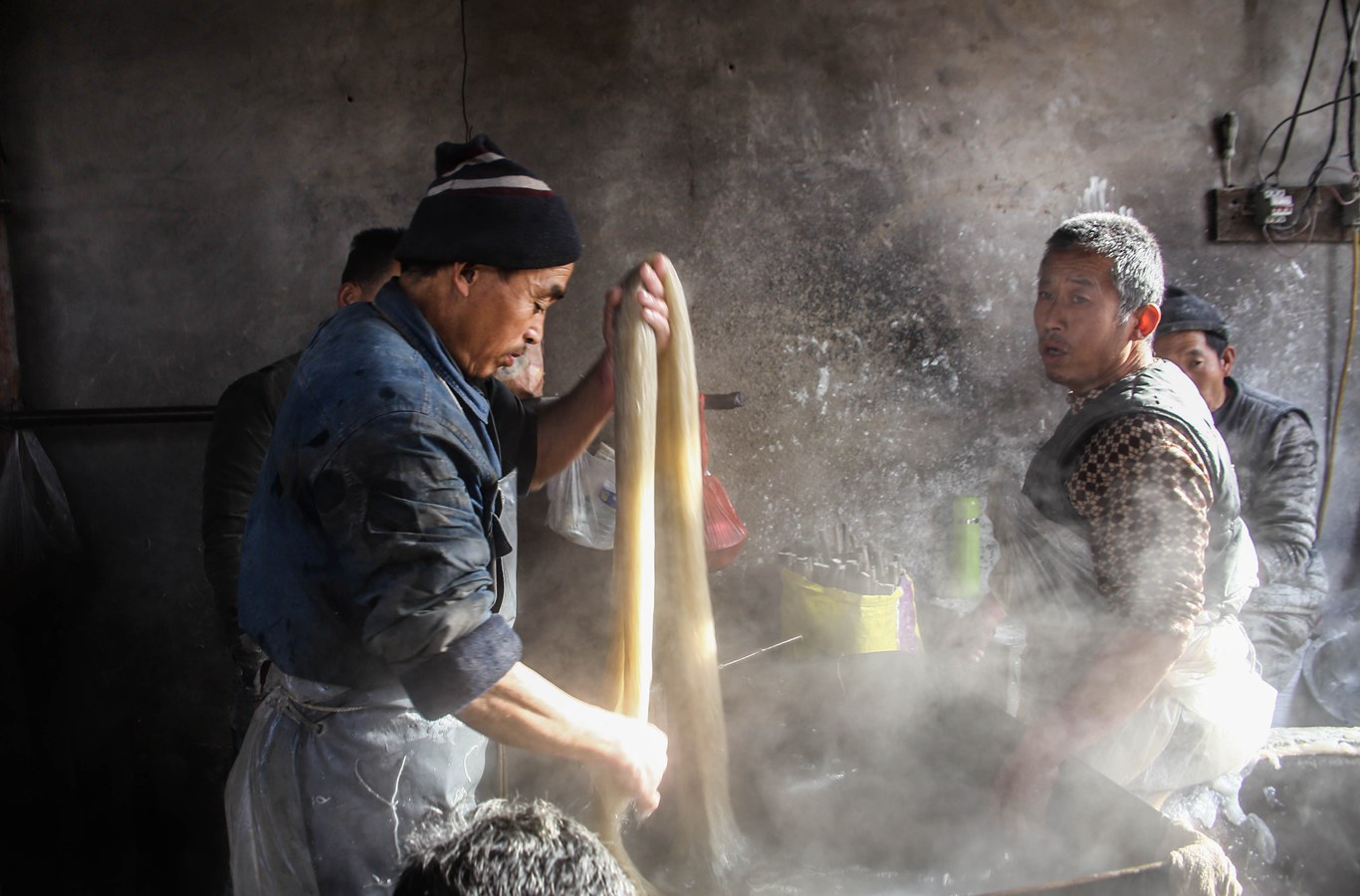 即将消失的美食味道,纯人工红薯粉条制作工艺